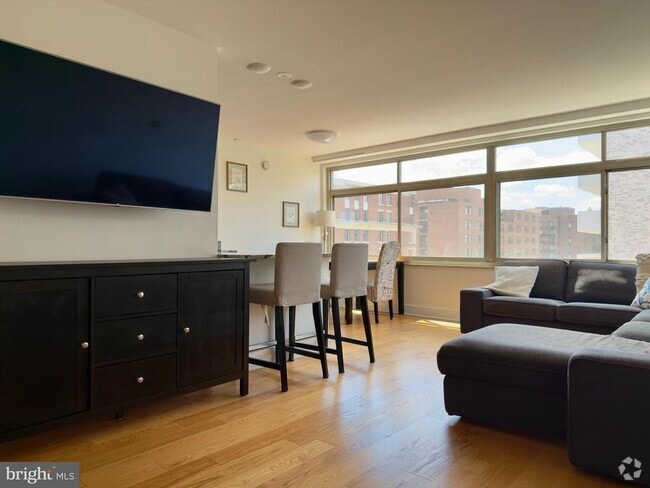 Building Photo - 2401 H St NW Unit 704 Rental
