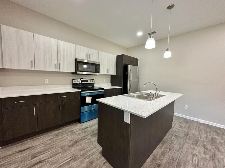 1312 Vani Dr