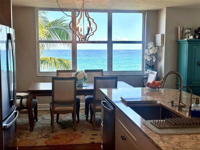 Photo - 1147 Hillsboro Mile Unit 214