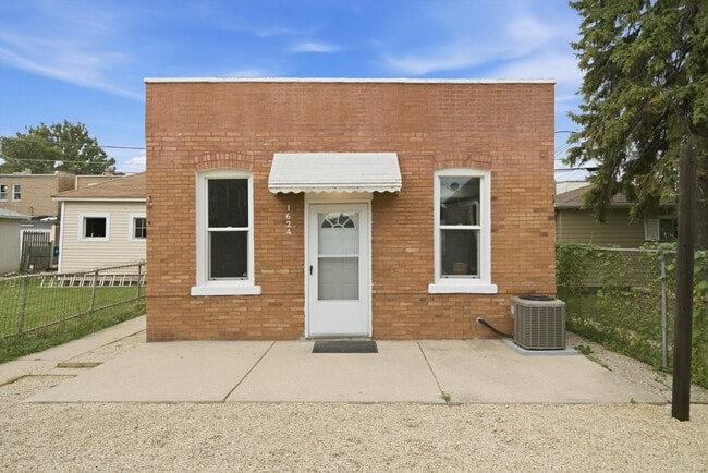 Building Photo - 1624 S 59th Ct