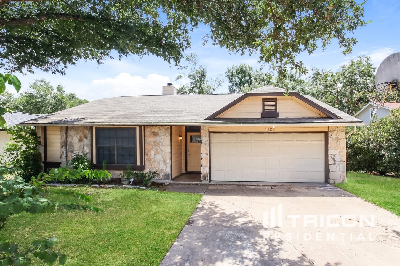 Photo - 1302 Texas Oak Way House