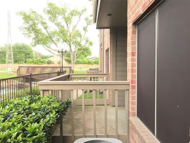 Photo - 2023 Gentryside Dr Unidad 103 Rental