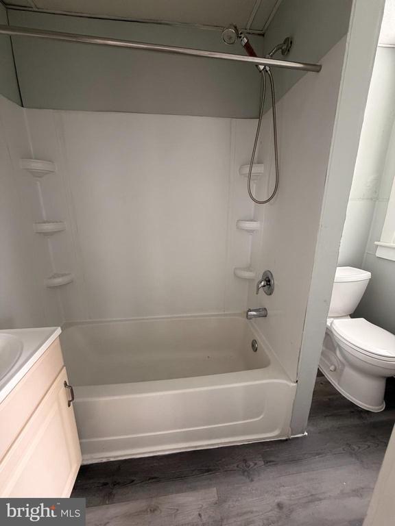 Photo - 402 Cinnaminson Ave Unit APT 3