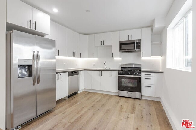 Building Photo - 10821 Hartsook St Rental