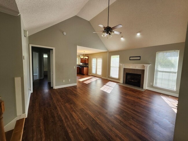 Photo - Spacious 4 Bedroom 3 bath in Hamilton on Hunter Subdivision