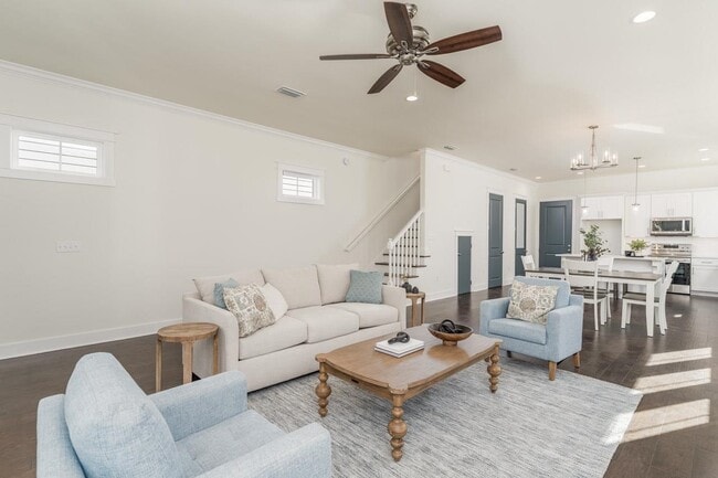 Photo - 415 Glenview Dr