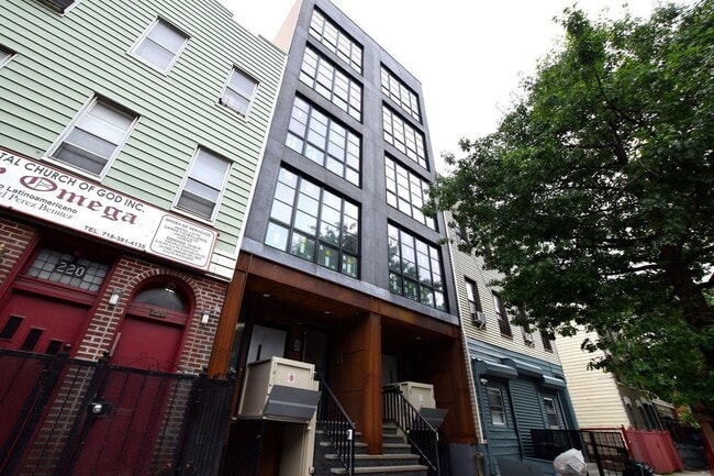 Photo - 218 Montrose Ave Unit 2