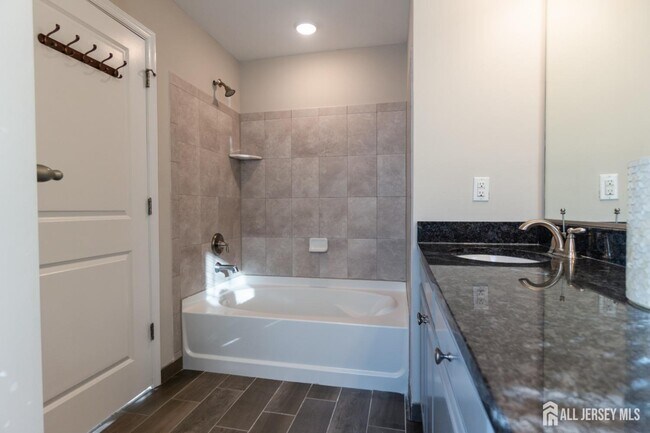 Photo - 2002 John Deere Ln