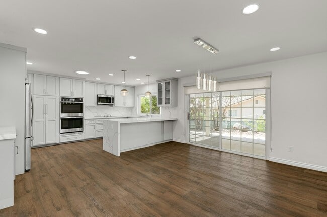 Photo - 1531 Sundale Rd