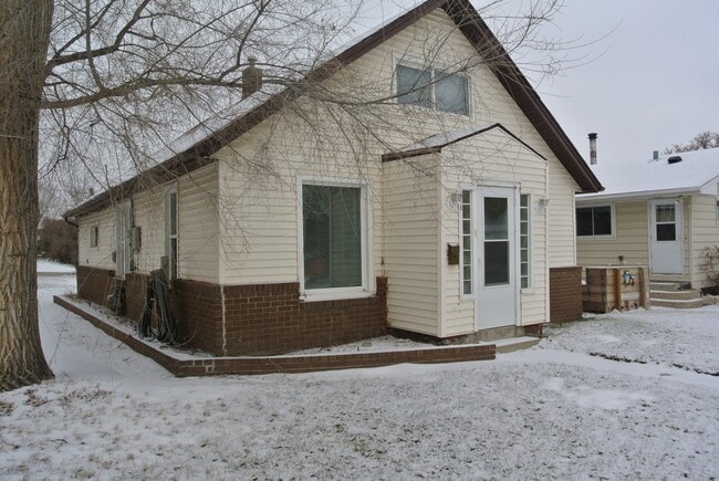 Photo - 616 14th St SE Unidad 1