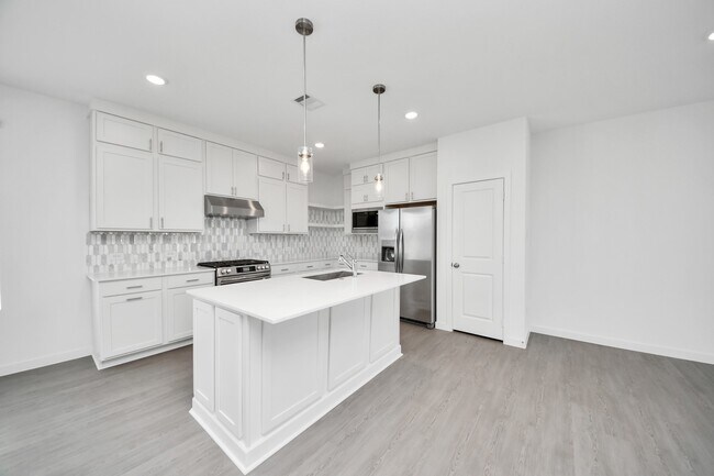 Photo - 29515 Pondview Dr