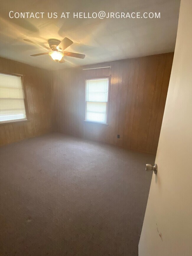 Photo - 600 E Navarro St