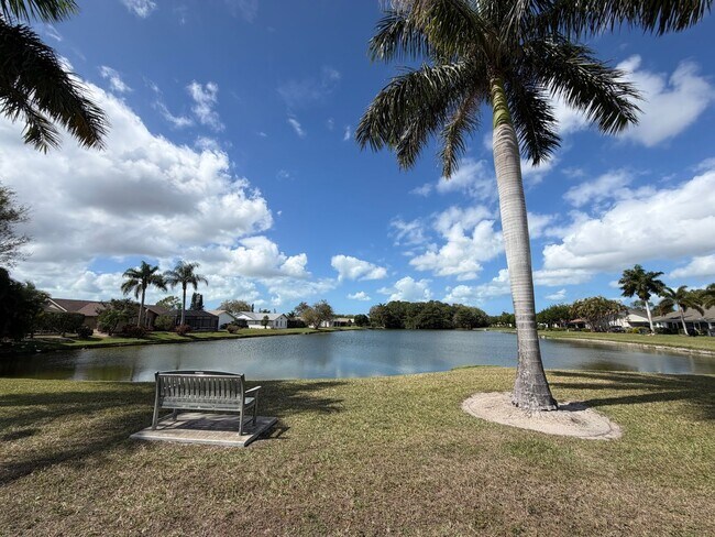 Photo - ANNUAL RENTAL - 4 BED / 3 BATH LAKE FRONT POOL HOME IN REGENT PARK