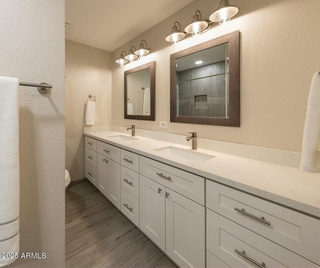 Photo - 1946 E Wesleyan Dr