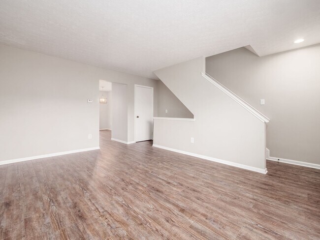 Photo - 7754 Deercrest Ct