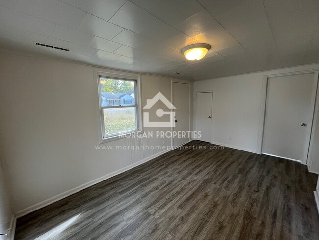 Photo - 619 Woodlawn Dr