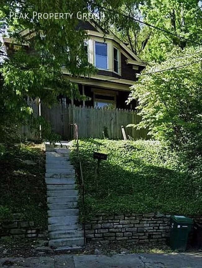Building Photo - 635 Straight St Unit 635S