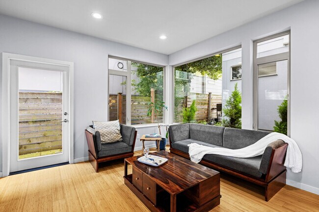 4036 Linden Ave N Unit SI ID1036060P