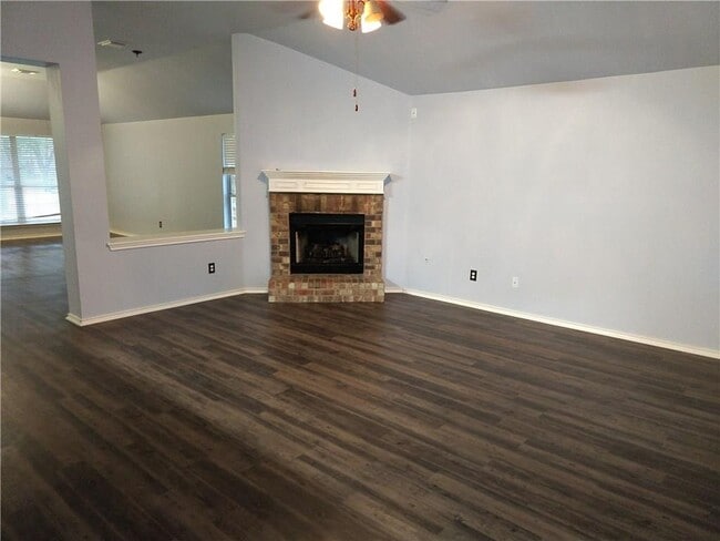 Photo - 1007 Russwood Cove