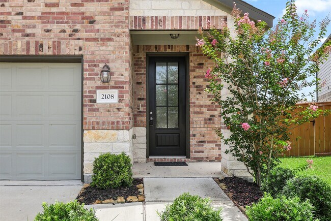 Photo - 2108 Sweet Bay Dr