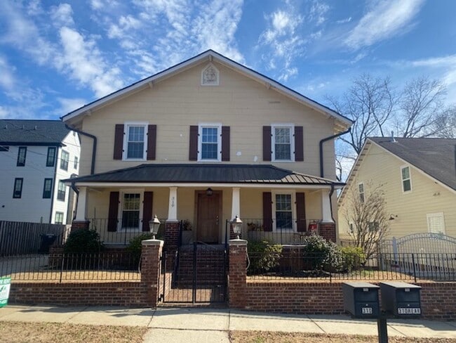 Building Photo - 3 Bedroom 2.5 Bath Townhome in Downtown Gr...