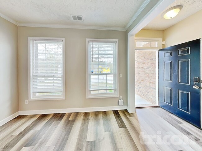 Photo - 415 Park Creek Trce