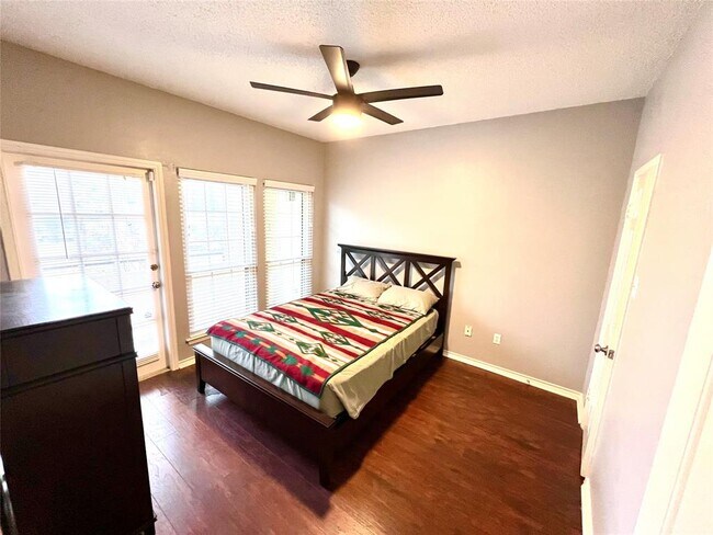 Photo - 3001 Cedar St Unit A-212
