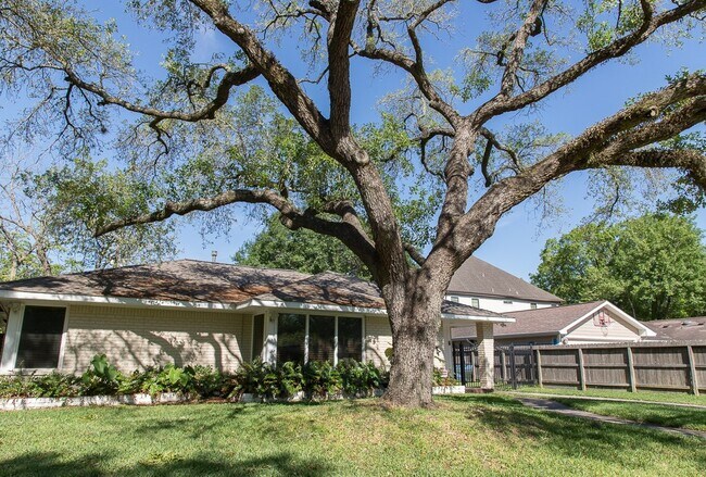 Photo - 9010 Linkmeadow Ln