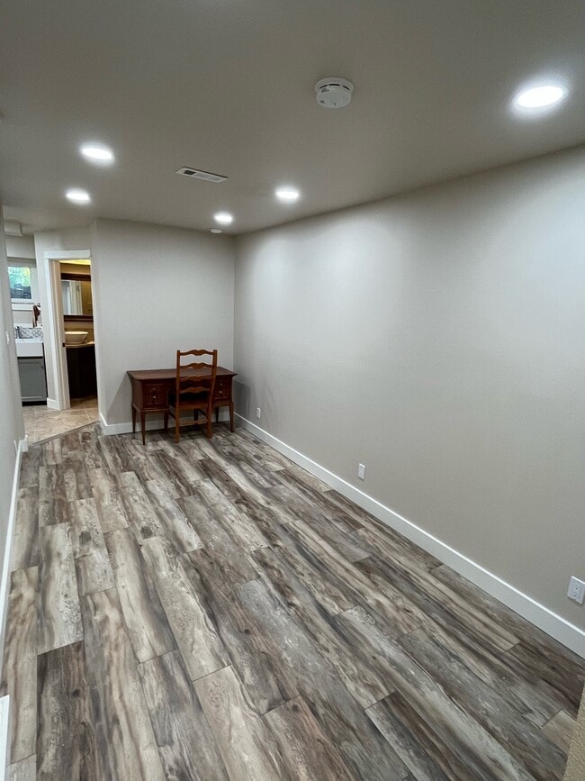 6707 121st Ave SE Unit 2