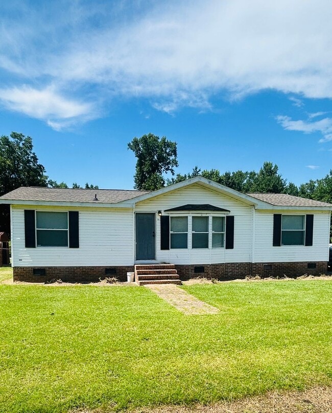 Building Photo - 3-bedroom, 2-bath mobile home