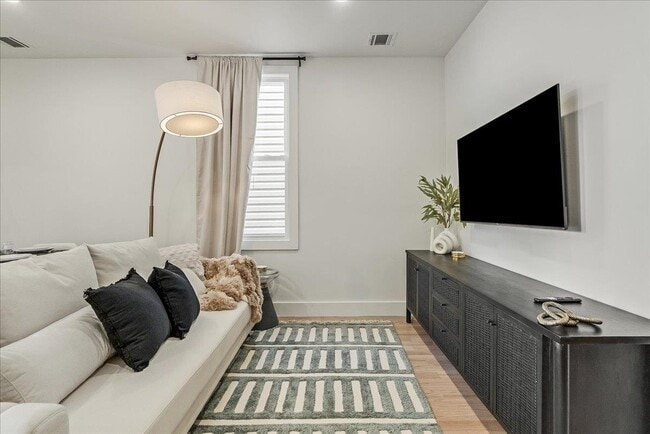 Photo - 97-99 Zabriskie St Unit 6