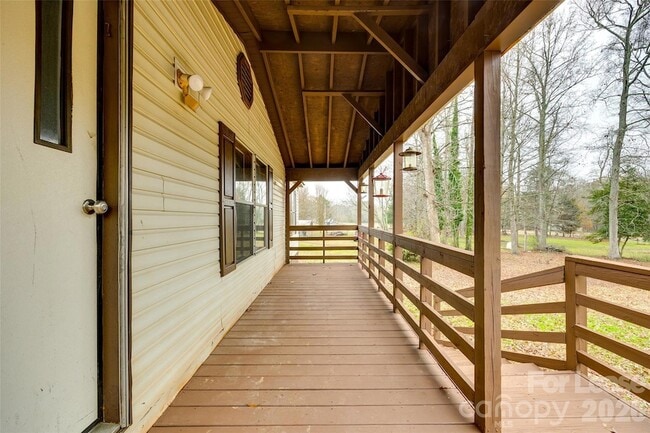 Photo - 128 Summer Glen Dr