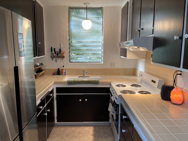 Building Photo - 2216 6th St Unit Open Rental