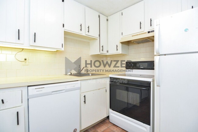 Photo - 215 Winter St Unit 4j