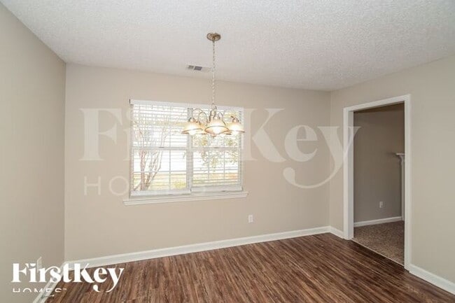 Photo - 125 Cedar Bend Dr