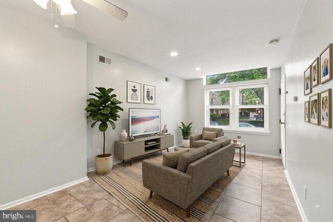 2009 N 15th St Unit 1
