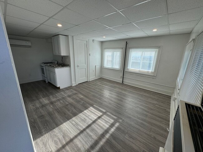 Photo - Spacious Roof Top Studio Efficiency Apartment Unit Apt 508 - Studio Rooftop Galley Kitchen