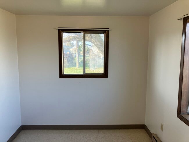 Photo - 1203 Larson Blvd