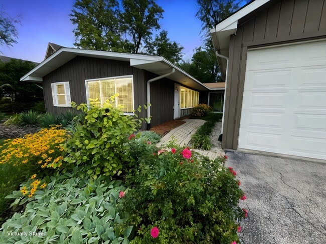 Building Photo - 5611 S Quincy St