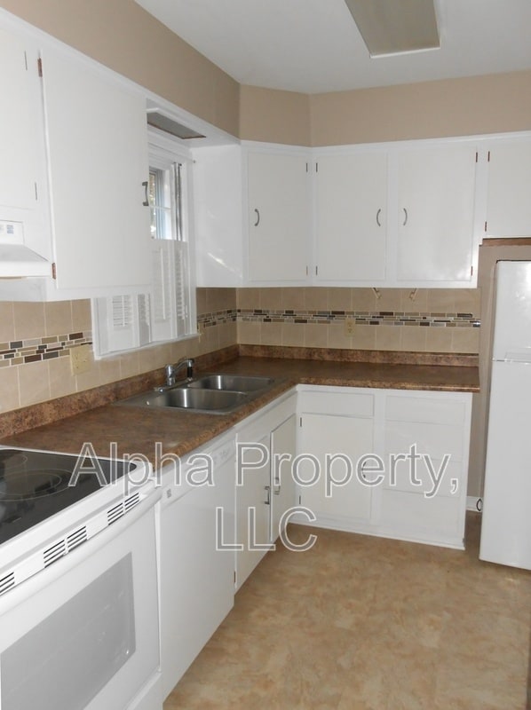 Photo - 815 Edwards Rd
