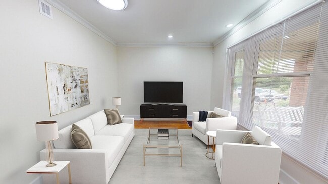 Photo - 131 E Northwood Ave