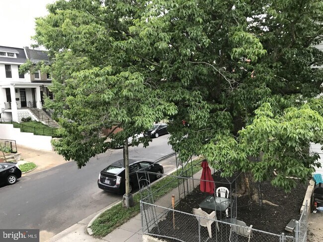 Photo - 1100 4th St NE