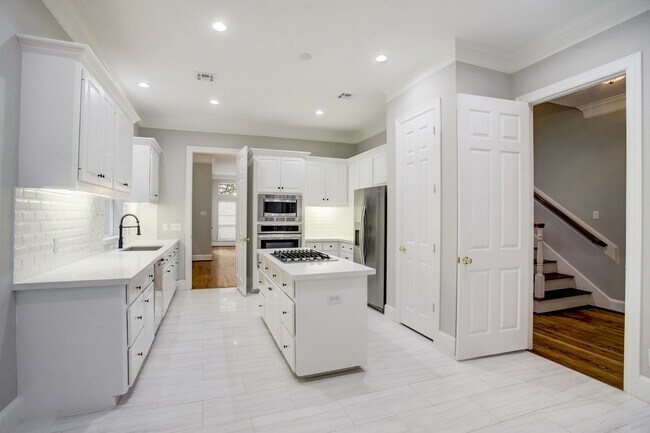 Photo - 1809 W Clay St