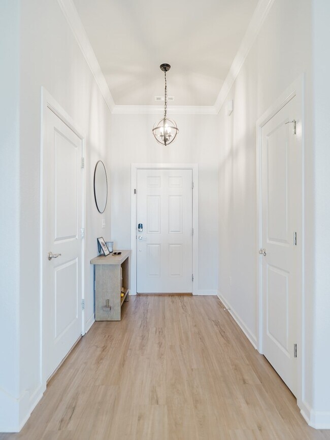 Photo - 460 Poplar Rd