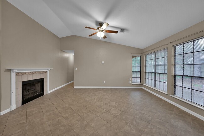 93 W High Oaks Cir