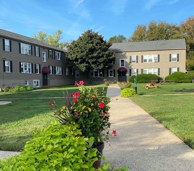 Building Photo - Ivy Hall