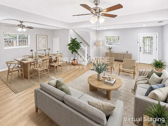 Photo - 421 SE 13th St