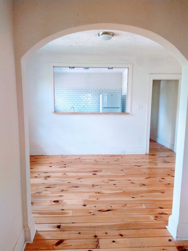 Photo - 615 Probasco St