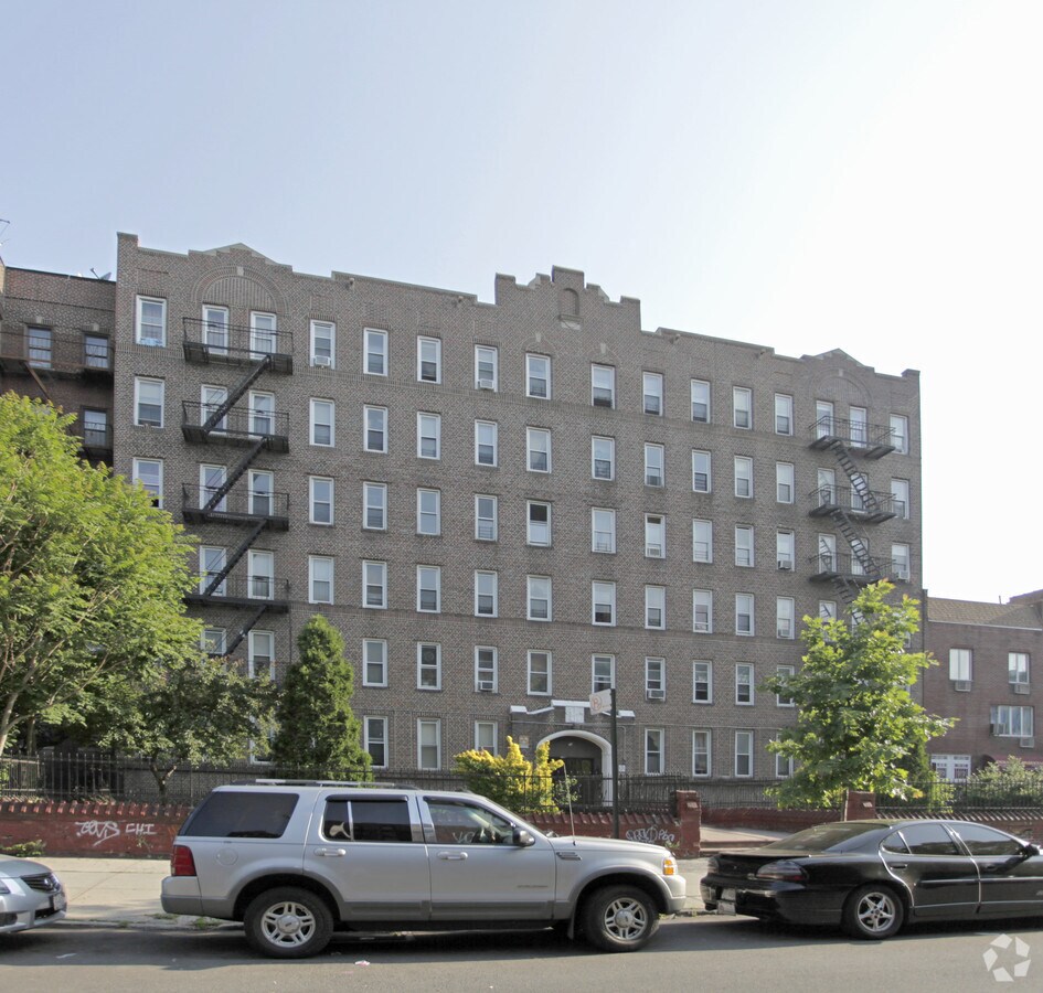 Primary Photo - 75 Lenox Rd Apartments