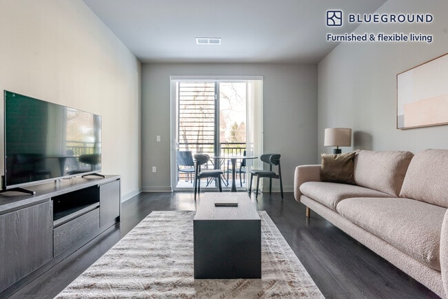 Photo - 3929 Landmark Ct Unidad SI FL2-ID1246